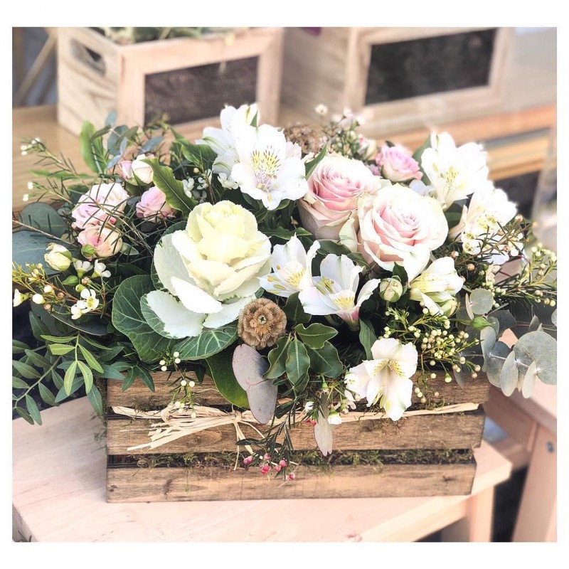 Caja de madera con flores de imitación Peonía - Las Flores de Rita -  Galicia